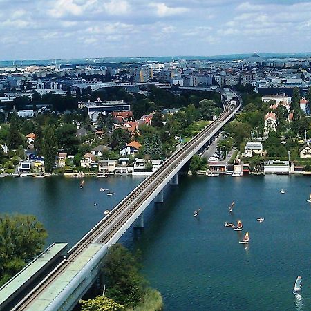 Zentrumnah Direkt An Ubahn Bei Un-Vic Und Am Badestrand Vienna Exterior photo